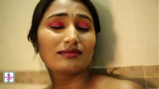 Indian Hot Girl Bathroom Romance – Leaked MMS